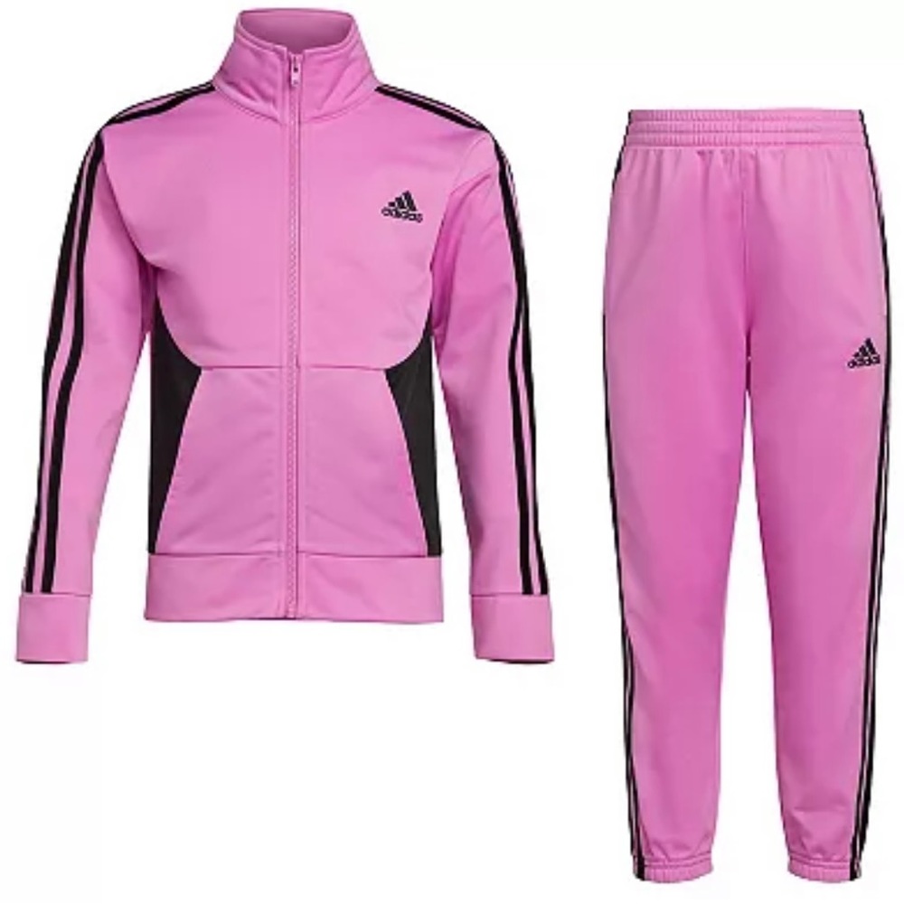 Adidas 2-Piece Essential Tricot
Track Set “GIRLS”